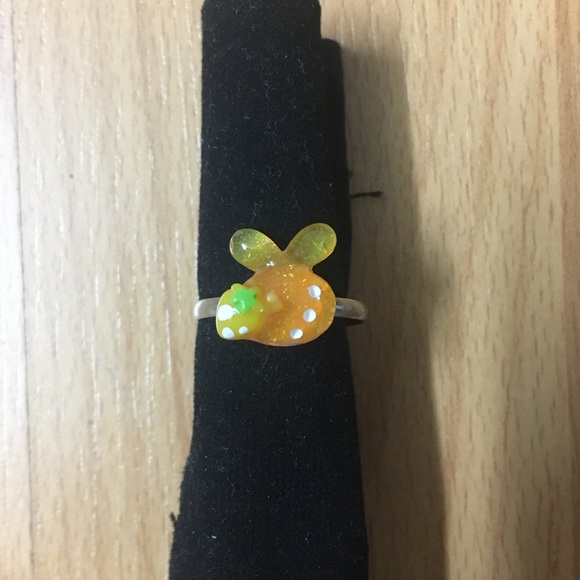 Bunny Berry Ring 🧡💚🤍 - Picture 2 of 2